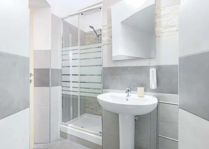 Capital Apartment *